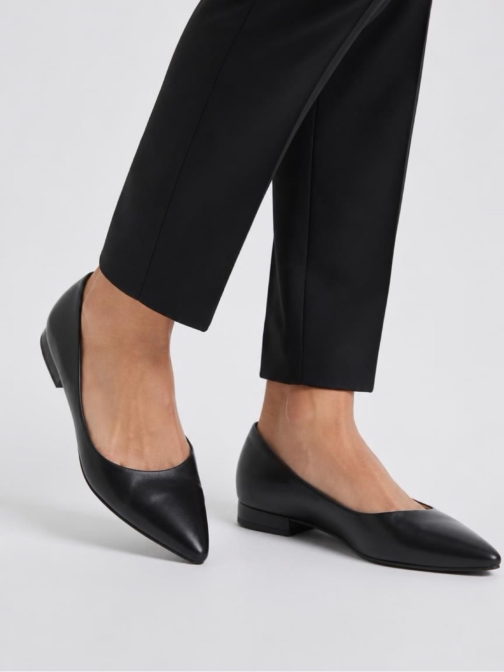 Black Leather Antonia Saint Women's pointy flats
